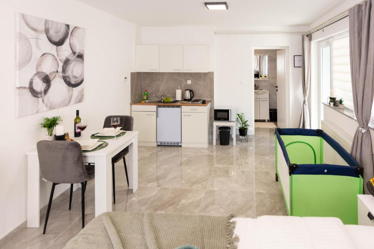 Apartmani Sun & Moon بييلوفار المظهر الخارجي الصورة